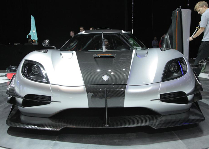 كوينيجسيج One:1 تذهل الحاضرين في معرض جنيف للسيارات koenigsegg agera