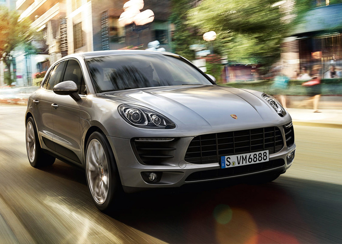 بورش تطرح ماكان 2015 تربو بمحرك أربع اسطوانات 2.0 لتر في آسيا Porsche Macan 1