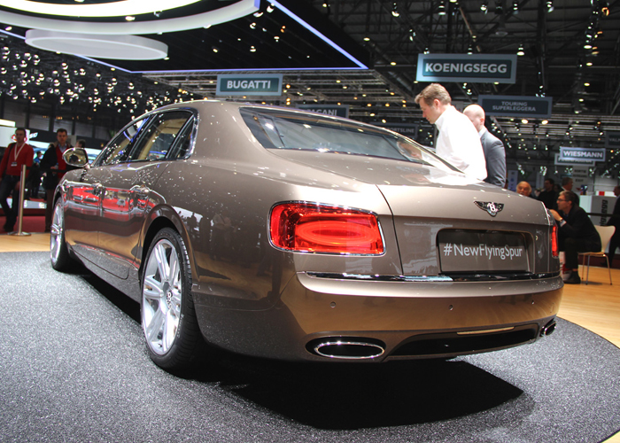 بنتلي فلاينج سبير 2014 بمحرك V8 الجديدة صور ومواصفات Bentley Flying Spur 10