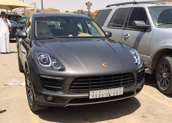 "بالصور" التقاط صور بورش ماكان 2014 خلال وصولها الى السعودية Porsche Macan 11