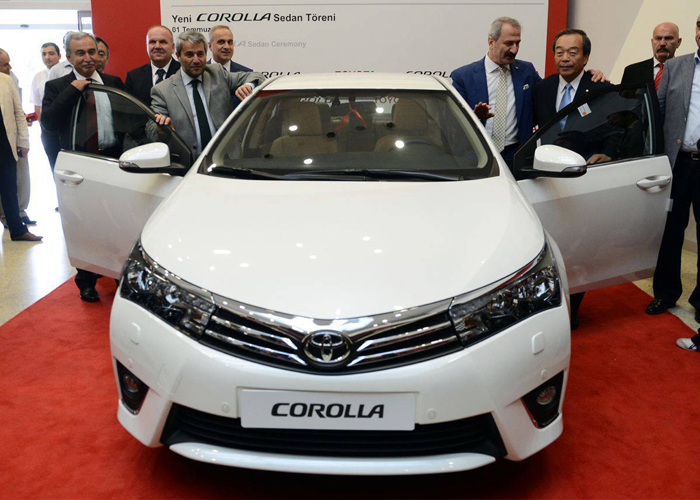 تويوتا كورولا 2015 بالتطويرات الجديدة صور واسعار ومواصفات Toyota Corolla 4