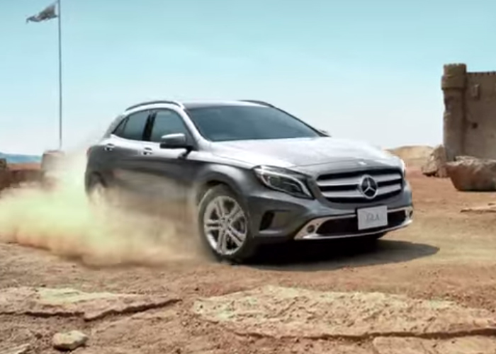 "فيديو" شاهد شخصية سوبر ماريو في إعلان مضحك لـ"مرسيدس" Mercedes-benz GLA 1