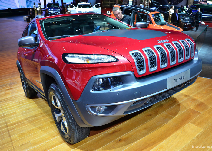 "بالصور" جيب شيروكي 2014 نسخة أوروبا والشرق الاوسط يظهر بمواصفات أكبر Jeep Cherokee 9