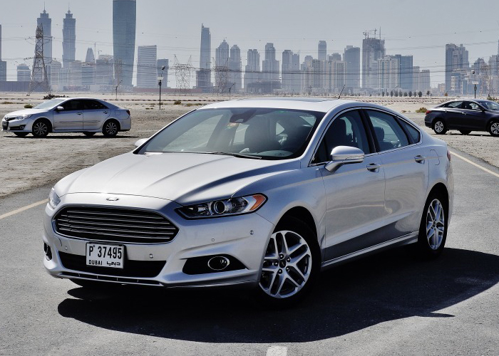 “فورد فيوجن 2015”: نحن في منافسة بين تويوتا كامري وهيونداي سوناتا هل ستنجح؟ Ford Fusion