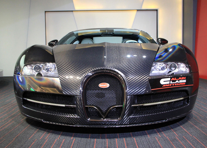 بوجاتي فيرون Vincero المصنوعة بالكامل من الياف الكربون بتعديلات مانسوري Bugatti Veyron 1