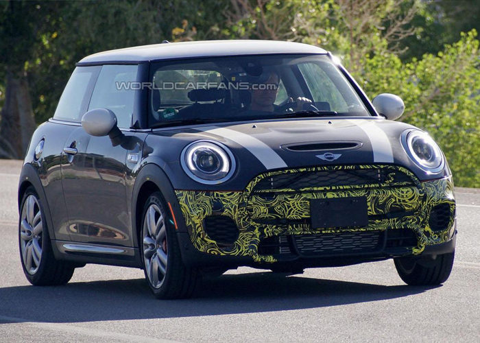 ظهور سيارة ميني كوبر JCW 2015 بتمويهات خفيفة MINI Cooper