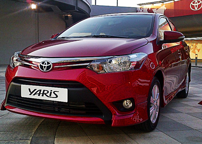 “بالصور” تويوتا يارس 2015 تظهر في الإمارات + المواصفات 2015 Toyota Yaris