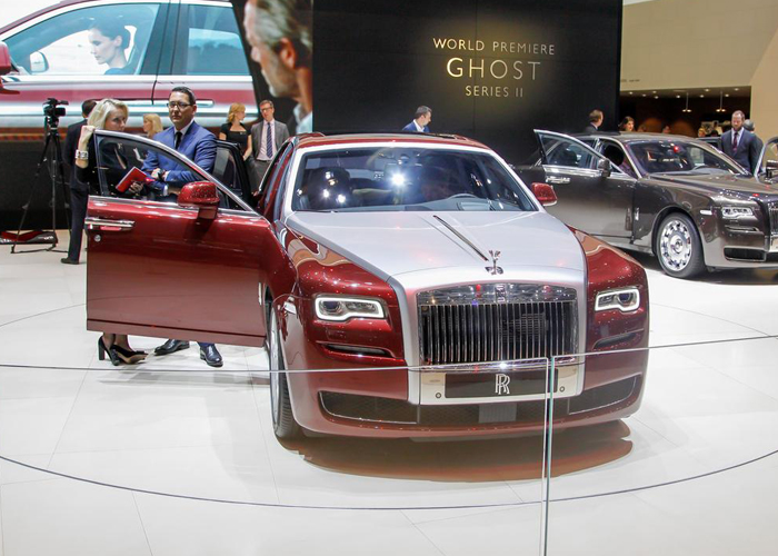 رولز رويس جوست 2015 بالتطويرات الجديدة تنطلق في دول الخليج Rolls Royce Ghost 12