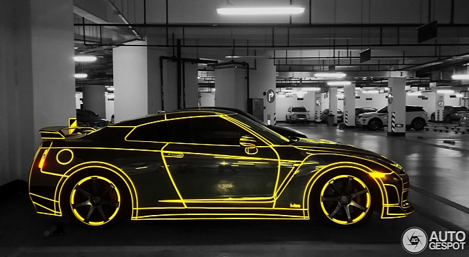 "بالصور" شاهد نيسان GT-R المطورة مستوحاة من فيلم Tron 7